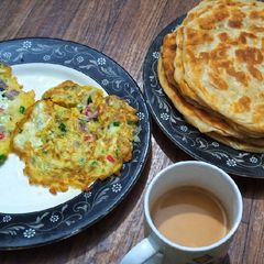 A picture of Lacha paratha.