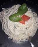 Fideos largos con salsa casancrem con albahaca y tomate👏😁🍲🥛