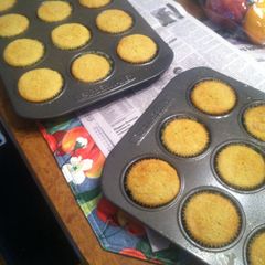 A picture of Peach Cupcakes.
