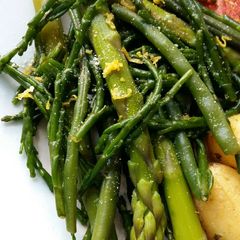 A picture of Vickys Bean, Asparagus and Samphire Salad.