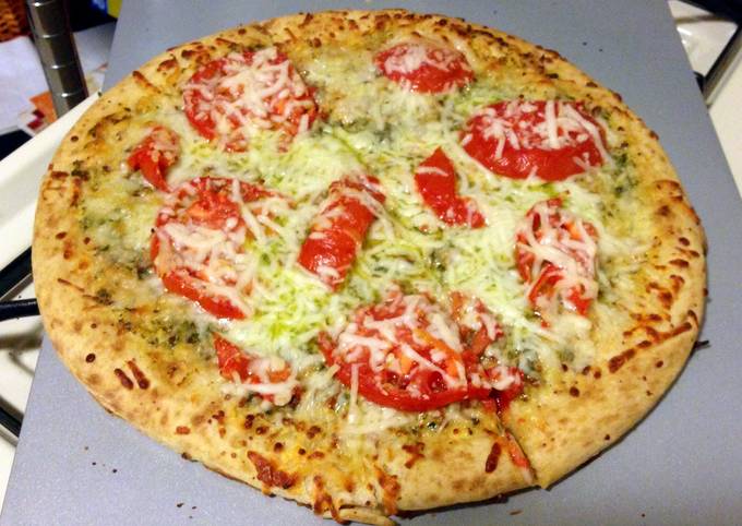 Quick & Easy Tomato Pesto And Mozzarella Pizza