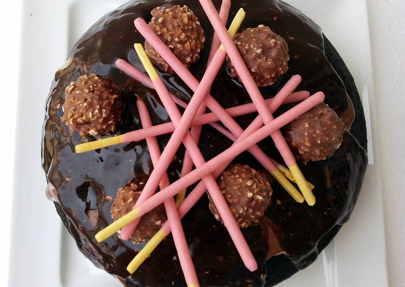 Chocolate Cake Top Ferrero Rocher