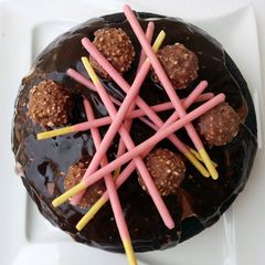 A picture of Chocolate Cake Top Ferrero Rocher.