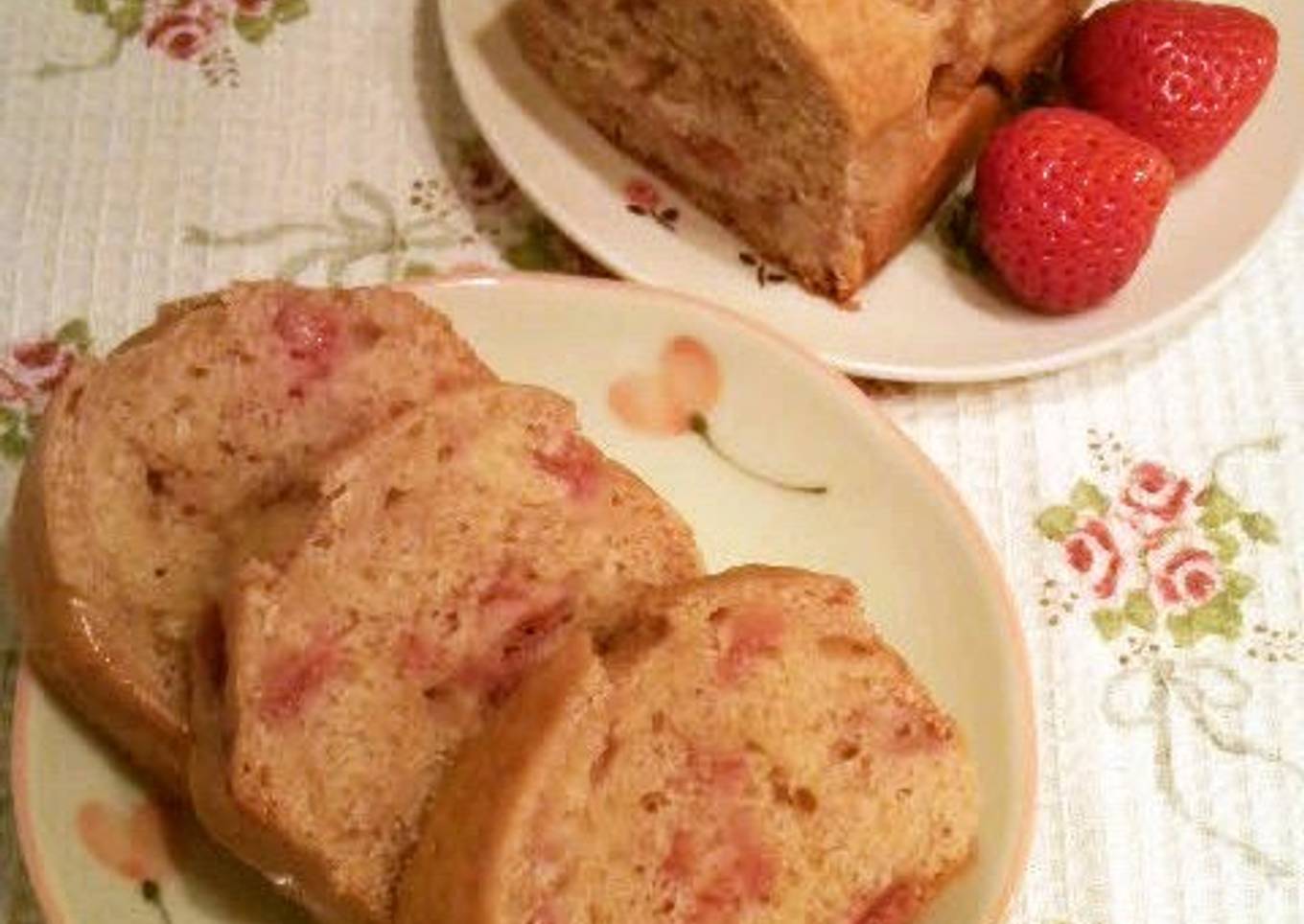 Strawberry Pound Cake