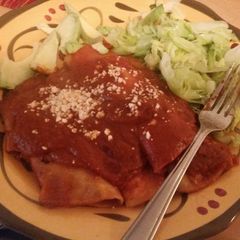 A picture of entomatadas ♡.