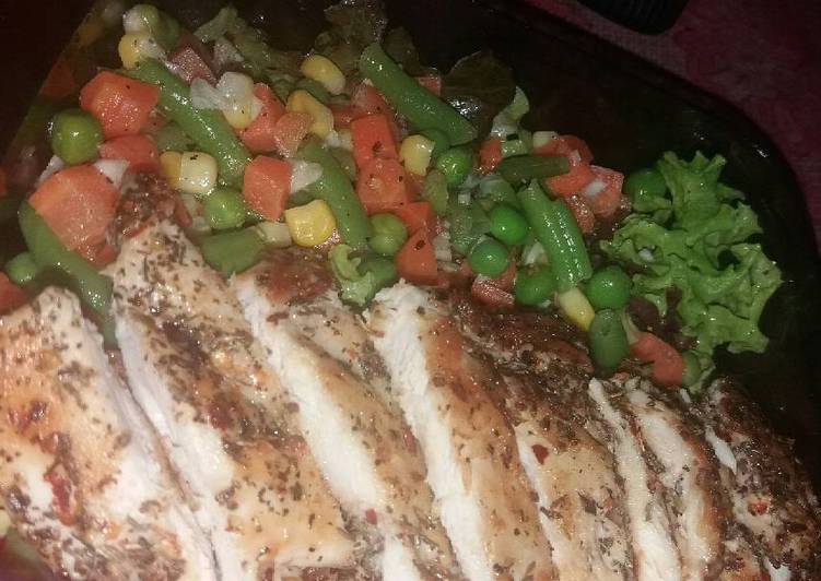 Cara Gampang Menyiapkan Grilled chicken and mixed vegetables yang Bikin Ngiler