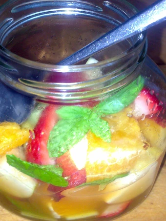 Easy Steps Make Recipes sig's Fruit Salad in a Jar the  Makes Drooling So Delicious.