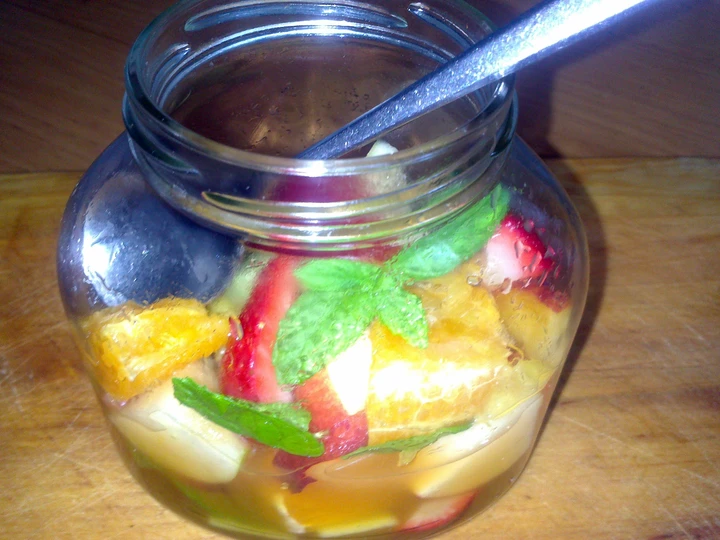 Easy Steps Make Recipes sig&amp;#39;s Fruit Salad in a Jar the  Makes Drooling So Delicious.