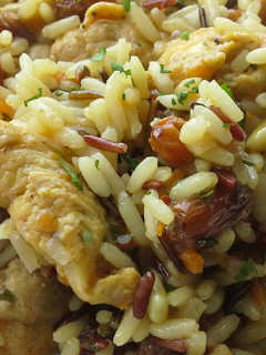 Una foto de Pilaf de pollo al ras el hanout
