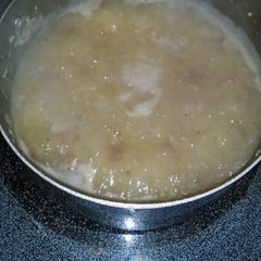 A picture of Turkey gravy.