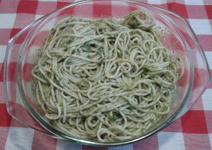 Spagetti spenót pestoval recept foto