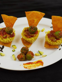 A picture of Keri gunda meggy with nachos.