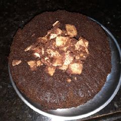 A picture of Kitkat bourbon steamed cake.