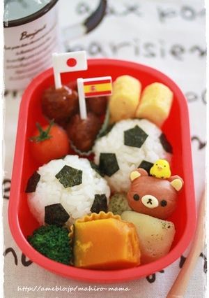 A picture of Charaben Soccer Ball Rice Balls.
