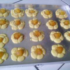 A picture of Kue sumprit manis.