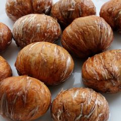 A picture of How To Peel the Inner Skin of Simmered Chestnuts.