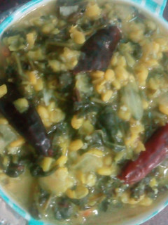 மணத்தக்காளி கீரை கூட்டு (Manathakkali keerai kootu recipe in tamil) செய்முறை முக்கிய புகைப்படம்