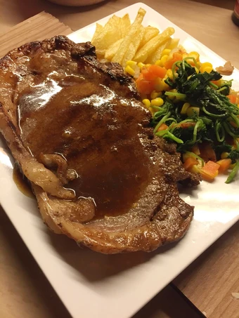 Langkah Gampang Menyiapkan Resep Wagyu Sirloin Steak yang Uenak Anti Ribet, Menggugah Selera