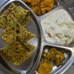A picture of Lauki quinoa parantha.