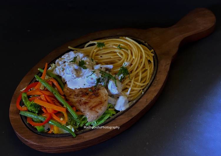 Grilled Chicken Sizzler With Mushroom Sauce