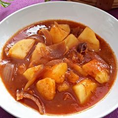 A picture of Sig's So simple Potato and Onion Soup.