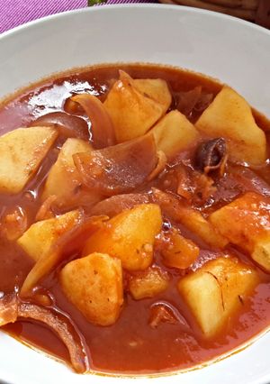 A picture of Sig's So simple Potato and Onion Soup.