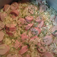 A picture of Skyes ramen and Vienna sausage.