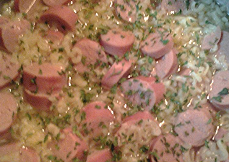 Easiest Way to Prepare Homemade Skyes ramen and Vienna sausage