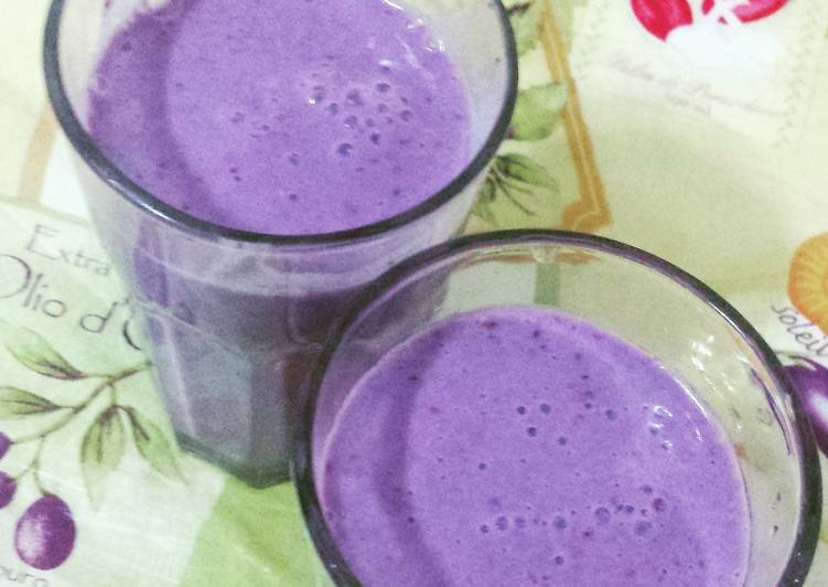 Simple Way to Prepare Perfect Blackberry smoothie