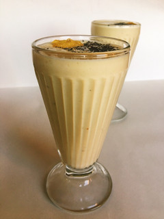 Una foto de Batido de mango y yogur