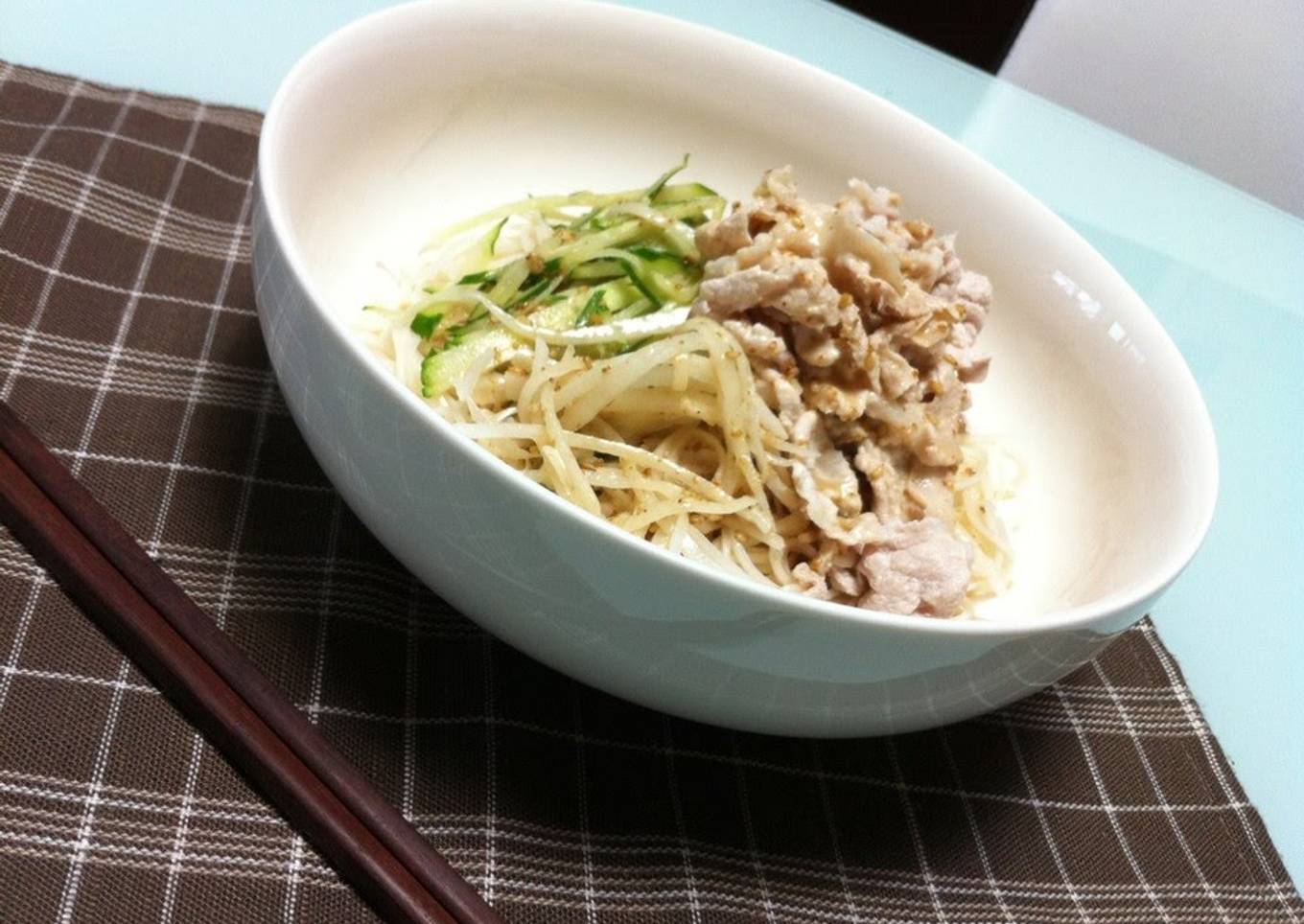Cold Pork Shabu-Shabu Somen Noodles with Sesame Sauce