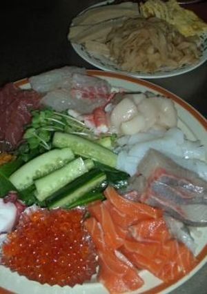 A picture of Delicious Hand-Rolled Sushi.