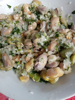 Una foto de Ensalada de habas