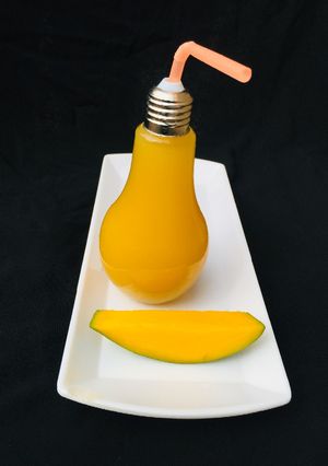 A picture of Ripe and unripe mango juice.