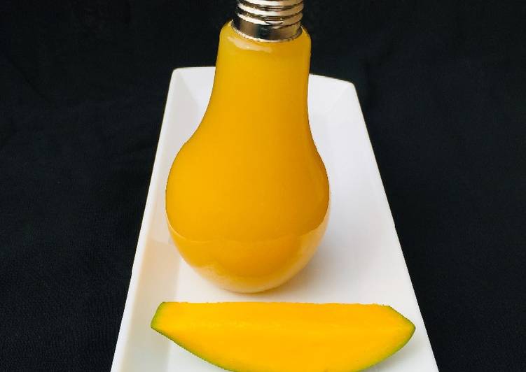 Ripe and unripe mango juice