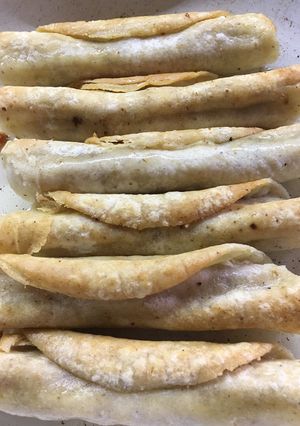 Una foto de Taquitos dorados