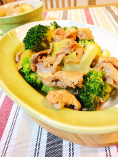 A picture of Stir-fried Broccoli and Pork with Oyster Sauce.