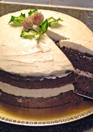 A picture of Christmas Mulled Wine Velvet Cake.
