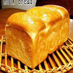 A picture of Hand-kneaded Milk Pullman Loaf.