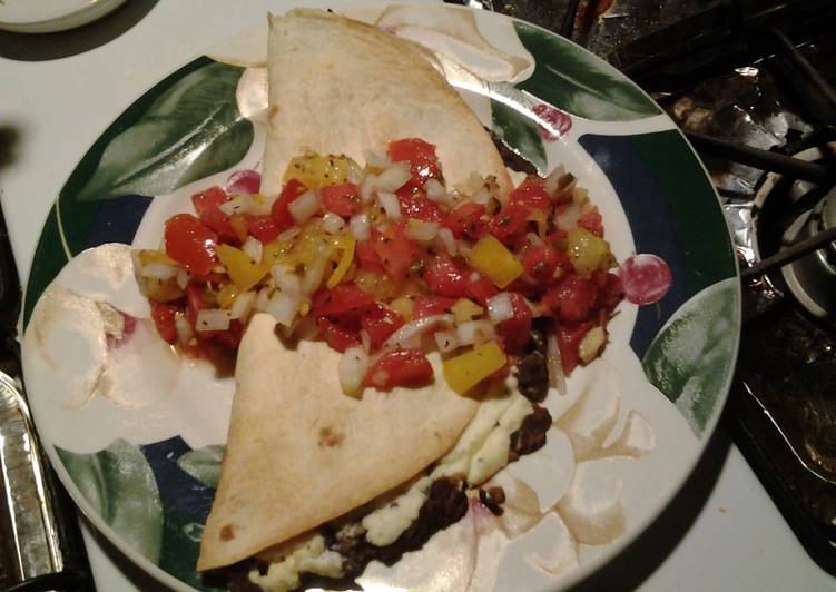 Baked meatless tacos (with fresh salsa) Baked meatless tacos (with fresh salsa)