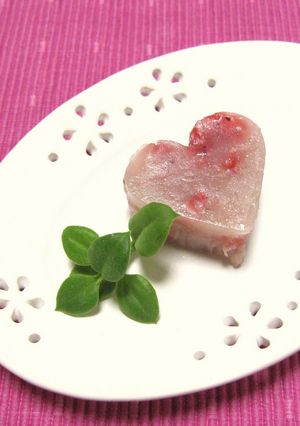 A picture of Heart-Shaped Strawberry Adzuki Bean Jello for Valentine's Day.
