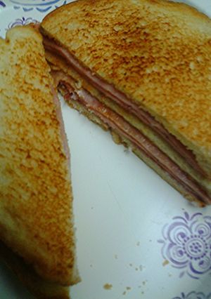 A picture of Ham sandwich.