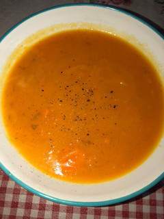 Una foto de Sopa crema de calabaza y zanahoria 🥕