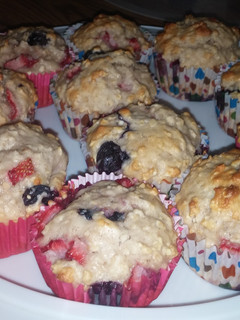 A picture of Strawberry Blueberry Oatmeal Muffins.