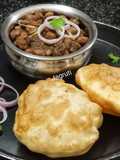 Amritsari Chole Bhature (Chola Bhatura) !!