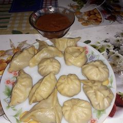 A picture of Momo.
