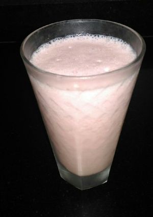 A picture of Roohafza Lassi.