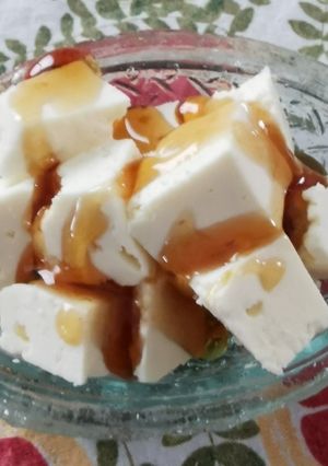 Una foto de Queso con miel