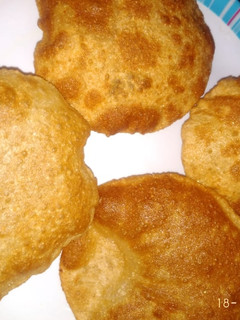 आलू की कचौड़ी (aloo ki kachodi recipe in Hindi) रेसिपी मुख्य फोटो