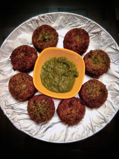 अंकुरित मूंग और छोलिया के कबाब (ankurit moong aur choliya ke kabab recipe in Hindi) रेसिपी मुख्य फोटो